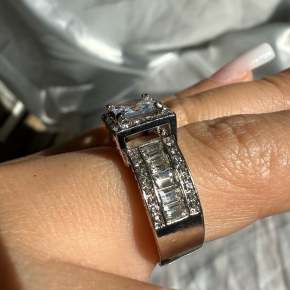 Bridal Women wedding luxury Silver plated Diamond Ring - Picture 3 of 10